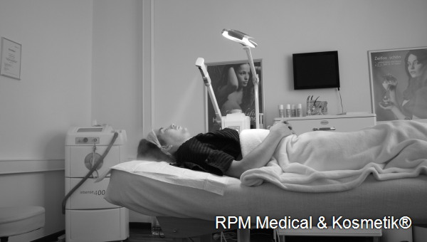 Unser OZON-Bedampfer ist bei vielen kosmetischen Anwendungen ein unverzichtbarer Bestandteil der Ausstattung in unserer Praxis. | RPM Medical & Kosmetik Rafael-Peter Mischewski Mönchengladbach
